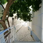 Baka * Ksamil